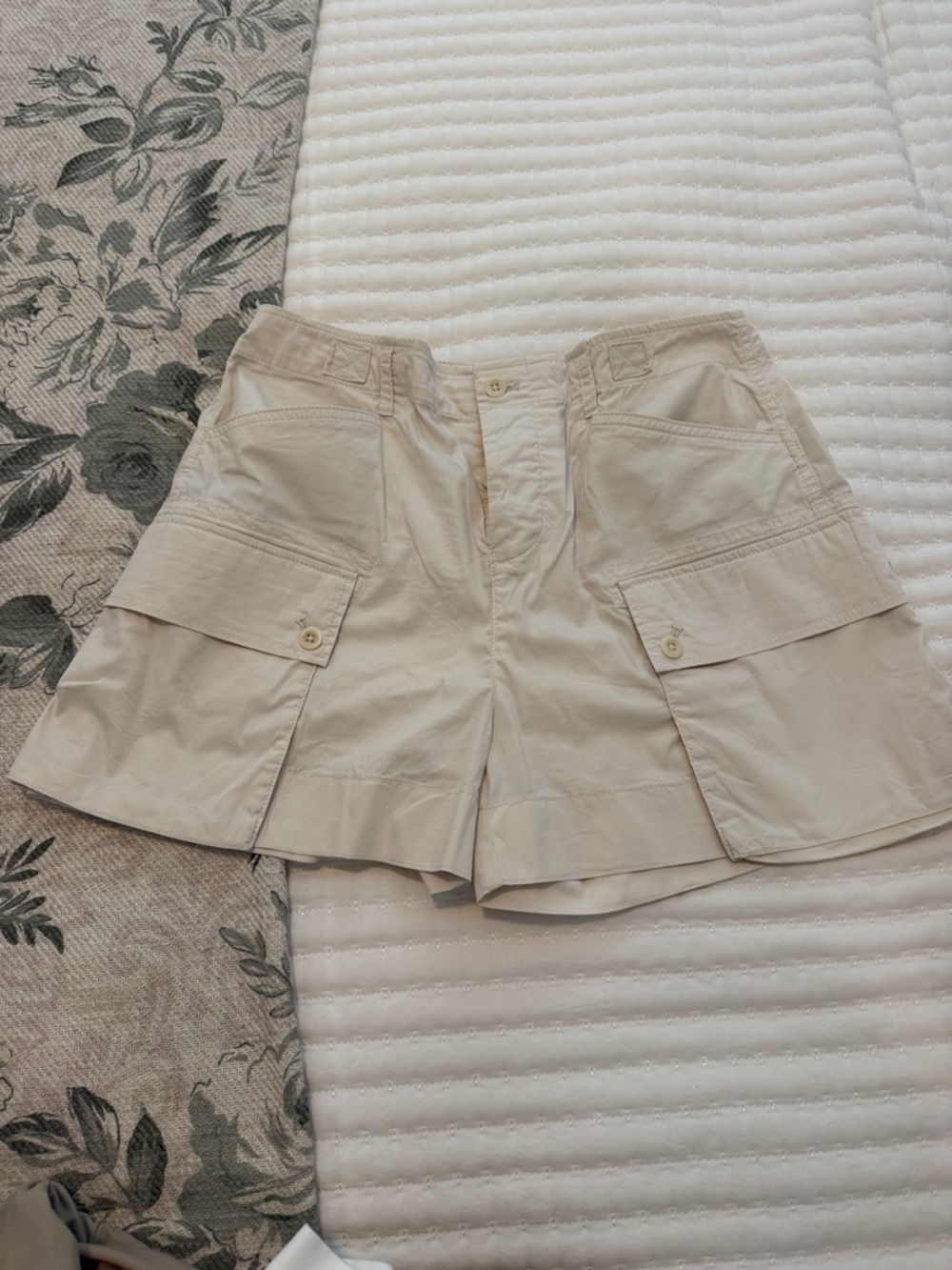 Lauren Ralph Lauren Light Beige Utility Cargo Shorts